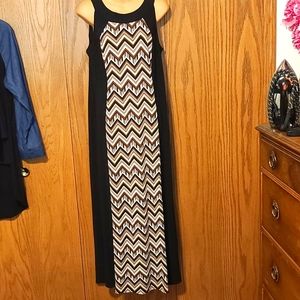 Floor-length Sleeveless Dress